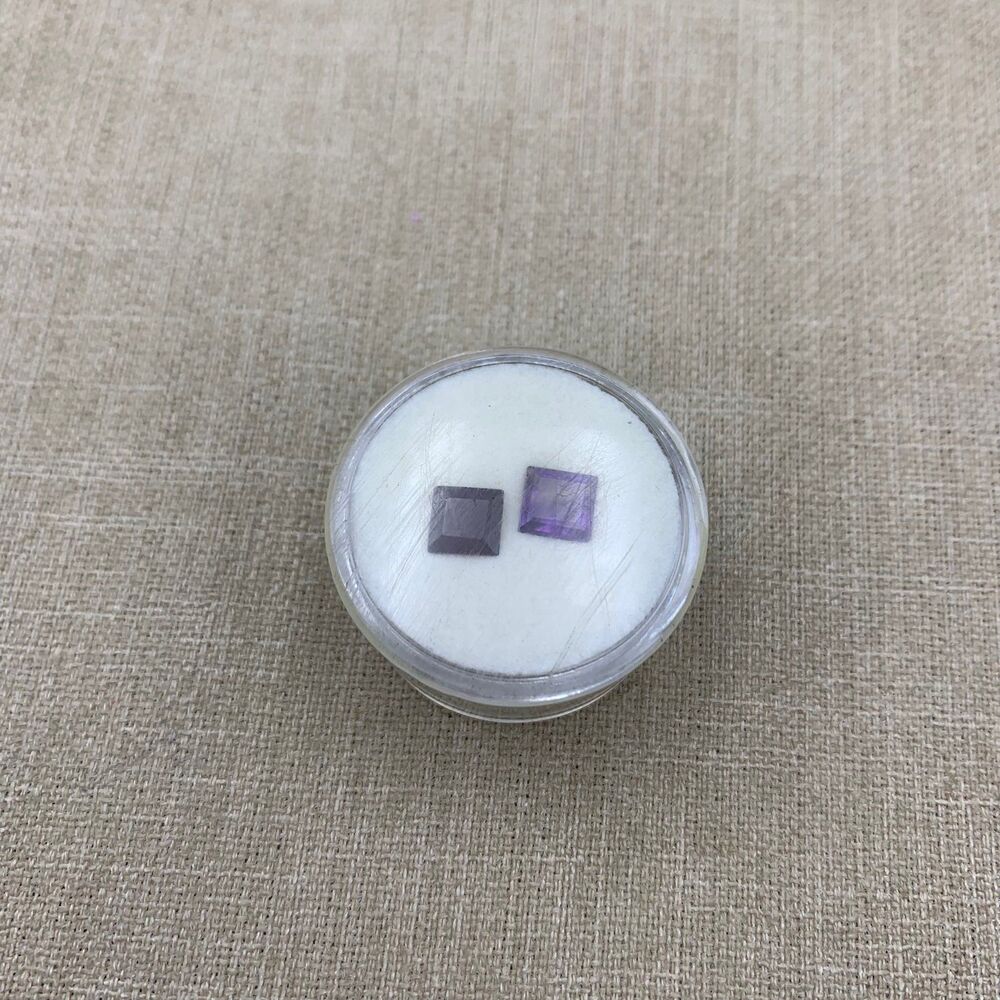 Set of 2 Amethyst 5.8prm square gems
